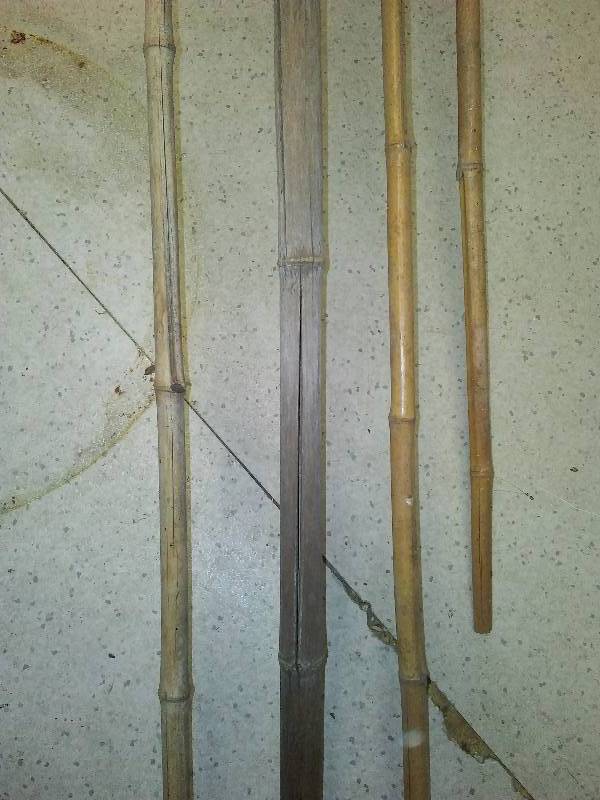 lot 5 image: Bamboo Pole Fishing Rod (4) Great Retro Fun