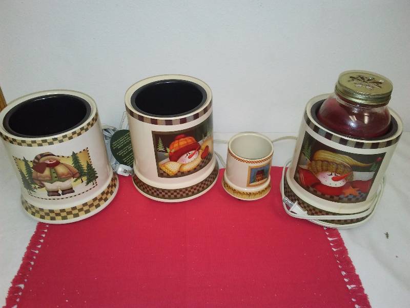 lot 140 image: Jar Candle Warmers (4)