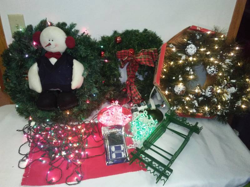 lot 145 image: Lighted Wreaths (3) and so much more