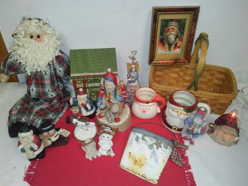 lot 147 image: Santa Clause is Coming to Town (17)