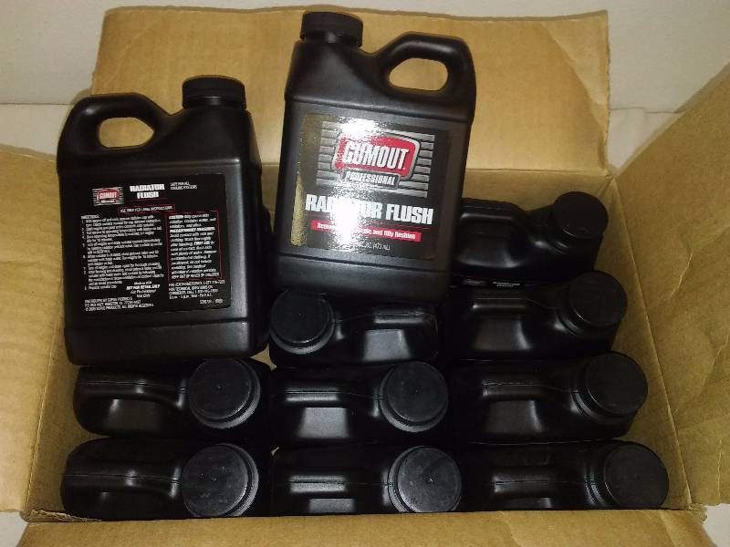 lot 33 image: Gumout Radiator Flush (12) 16 oz ea.