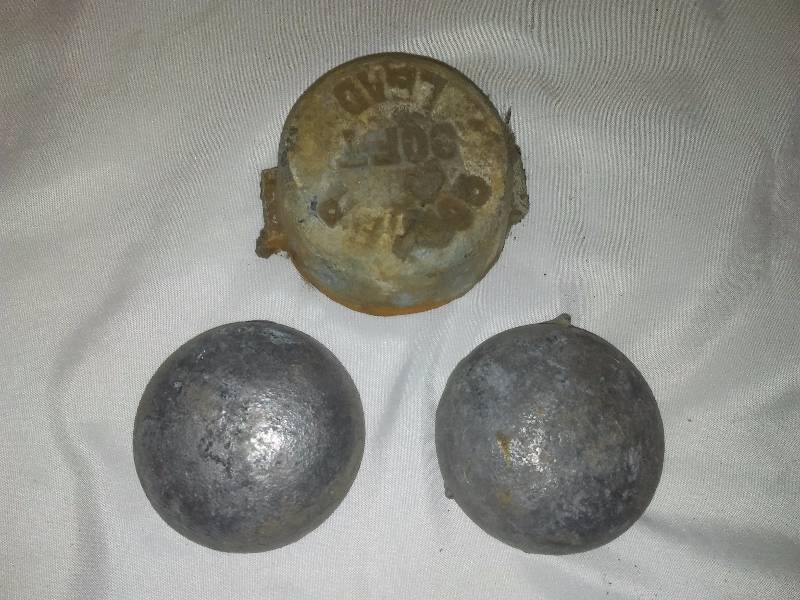 lot 35 image: Lead Ingots (3) 2, 2.5 and 5 pounds