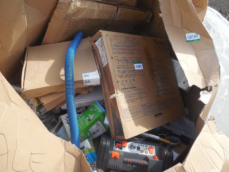 PALLET LOT OF GENERAL MERCHANDISE AND TOOLS