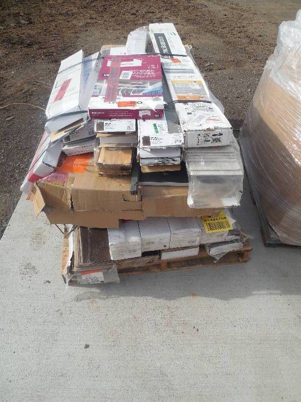 PALLET LOT OF FLOORING