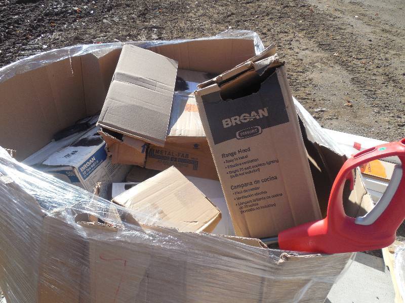 PALLET LOT OF GENERAL MERCHANDISE AND TOOLS