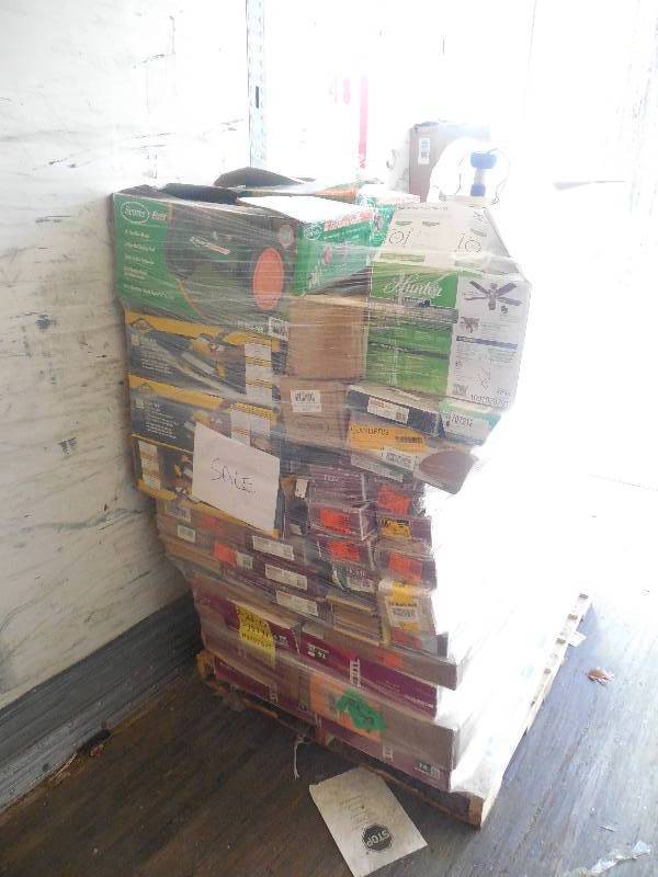PALLET LOT OF FLOORING PLUS MORE