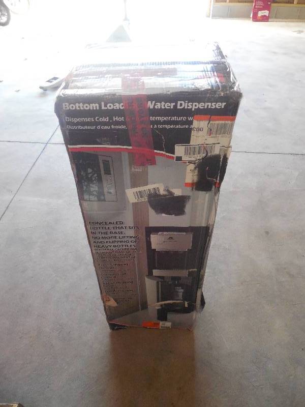 IGLOO Water Cooler  Dispenser Bottom Loading in Black