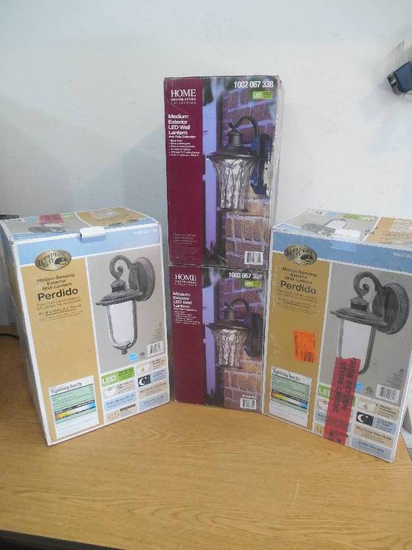 EXTERIOR LIGHT LOT