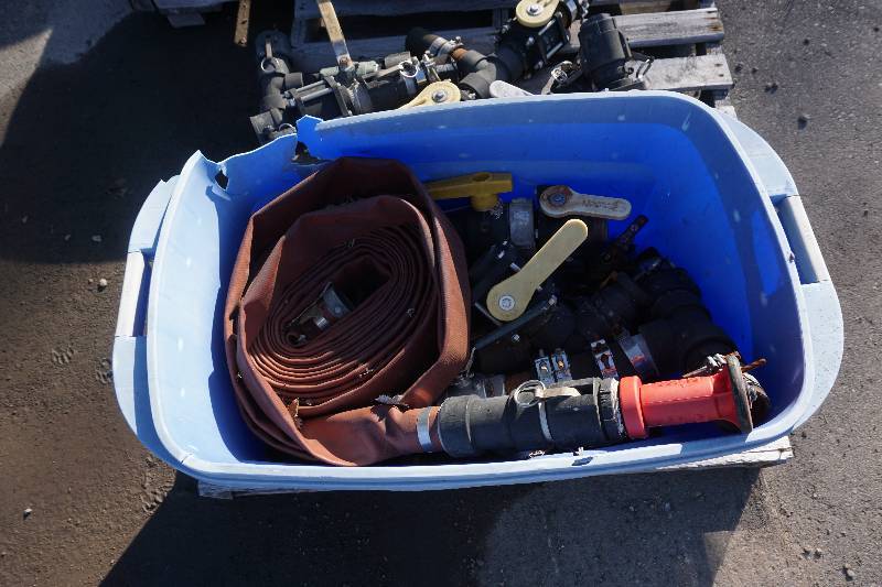 lot 5 image: Large Lot of IrrigationLiquid Transfer Valves and Hoses