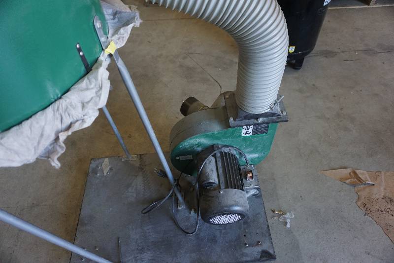 lot 7 image: Central Machine Model 97869 2 Hp Dust Collection Unit