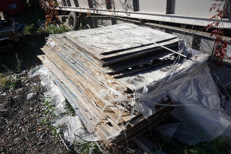 lot 21 image: Lot of Used Plywood In Assorted Sizes