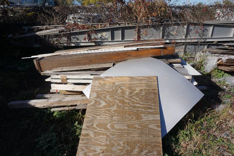 lot 22 image: Lot of Used Plywood and Assorted Lumber and Posts