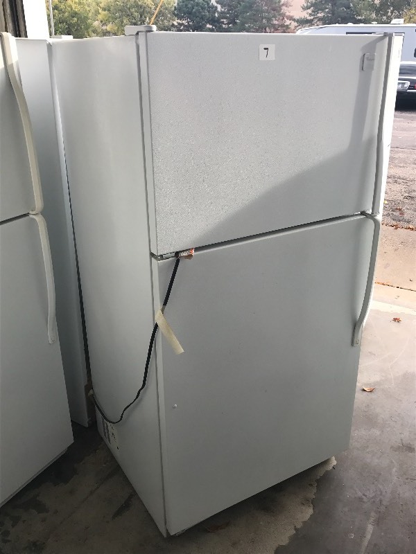 lot 7 image: Whirlpool Refrigerator With Freezer...