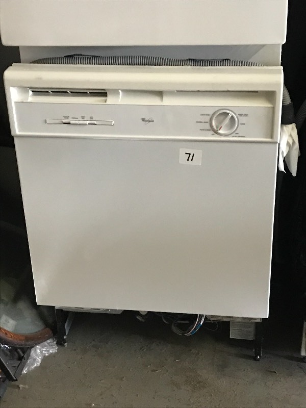lot 71 image: Whirlpool 24 Dishwasher, Model DU8...