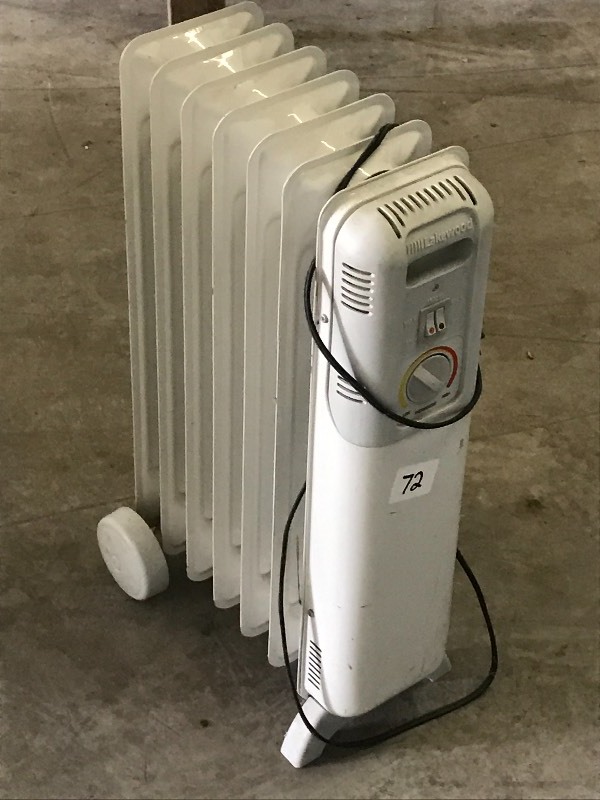lot 72 image: Lakewood 1500Watt Adjustable Radiat...