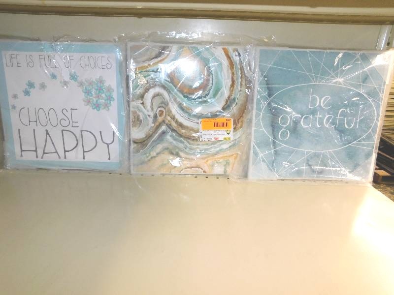 lot 262 image: Aqua Geode Stone Wall Plaque 3 PACK, MSRP $29.99