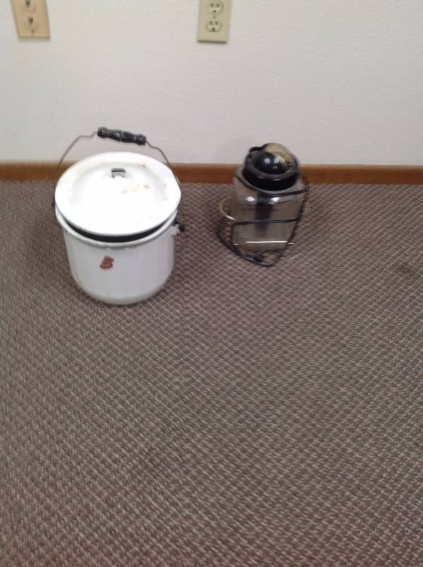 lot 66 image: Enamelware Pot, and Vintage Electronic Steam Maker