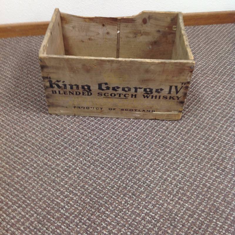 lot 74 image: Vintage King George Wooden Crate