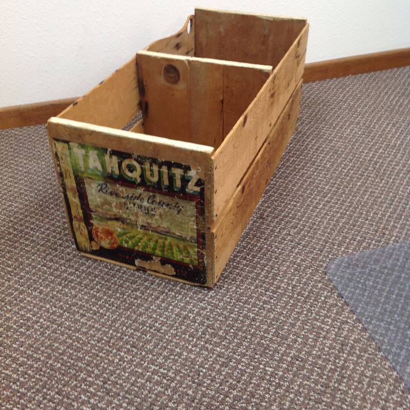 lot 76 image: Large wooden crate Tamquitz