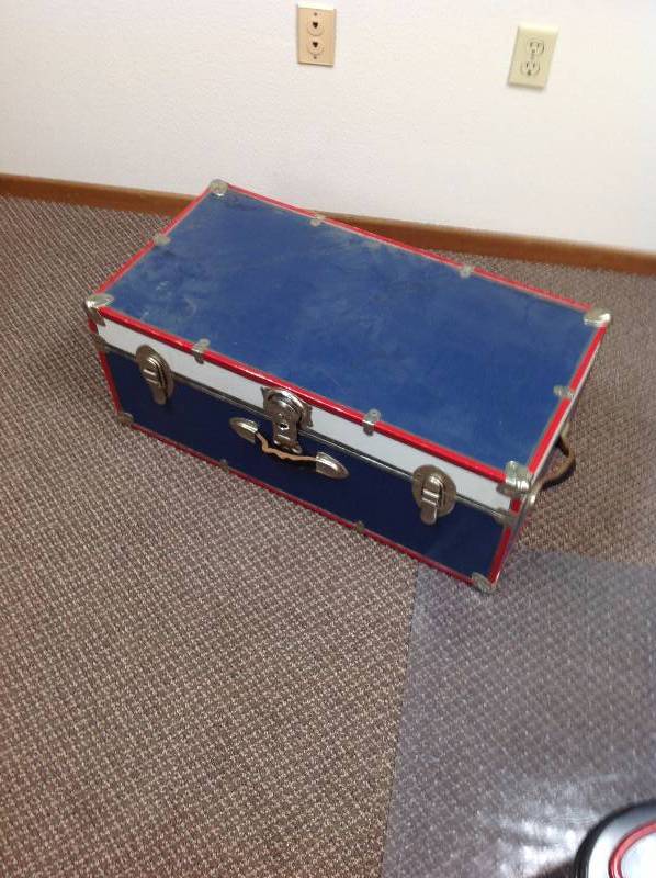 lot 77 image: Box Truck Red, White and Blue