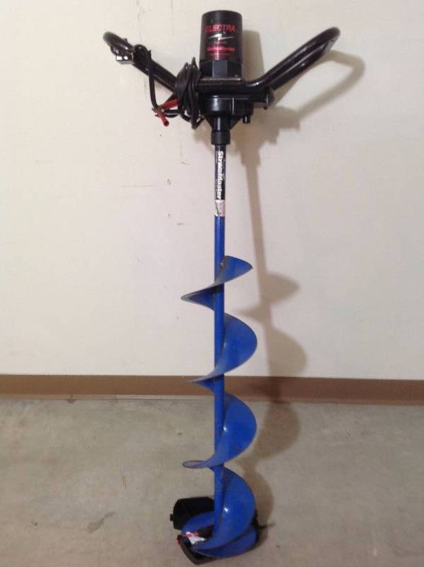 lot 1 image: Ice Auger