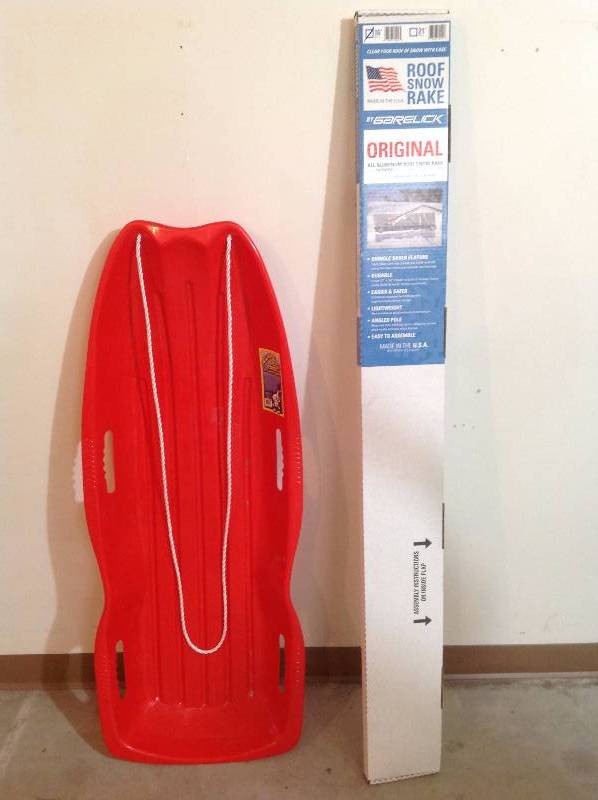 lot 10 image: Snow Rake- 16 Feet- New In Box, Sled