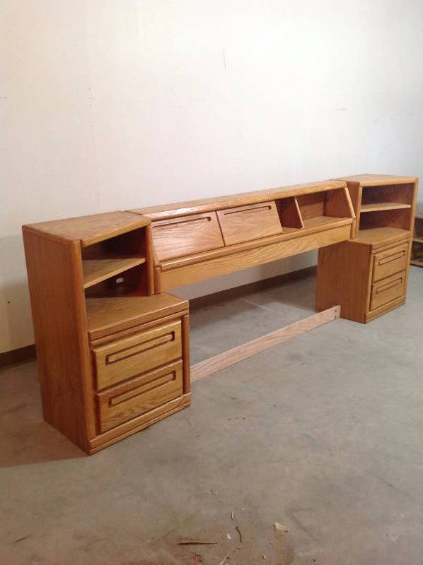 lot 16 image: Adjustable Queen Bed