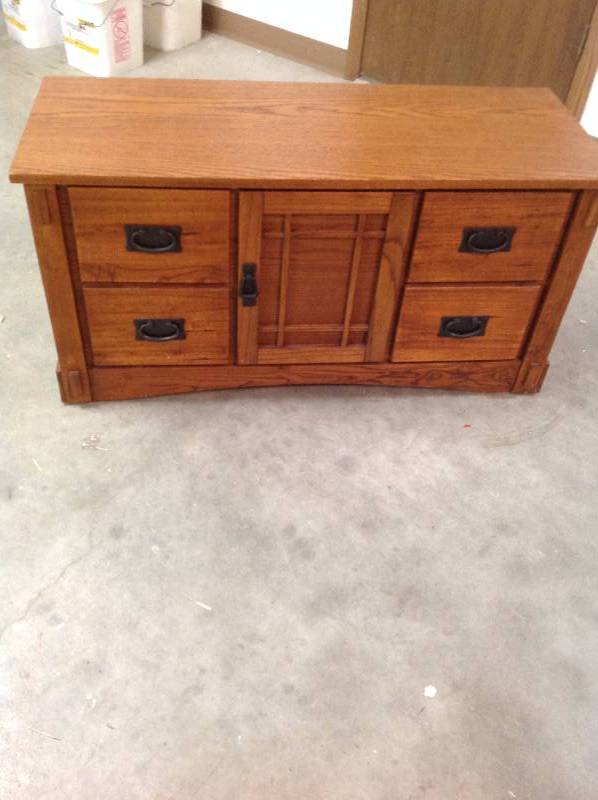 lot 22 image: Ceder Lined Chest