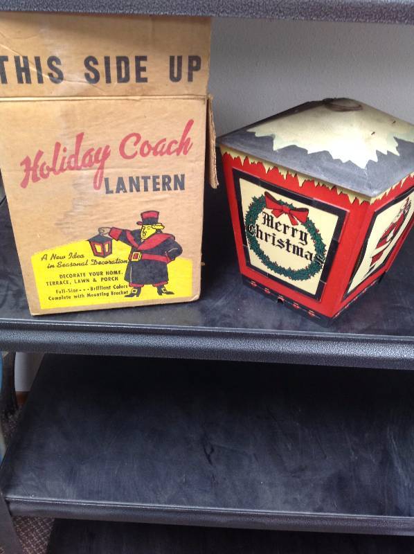 lot 115 image: Vintage Christmas Lantern