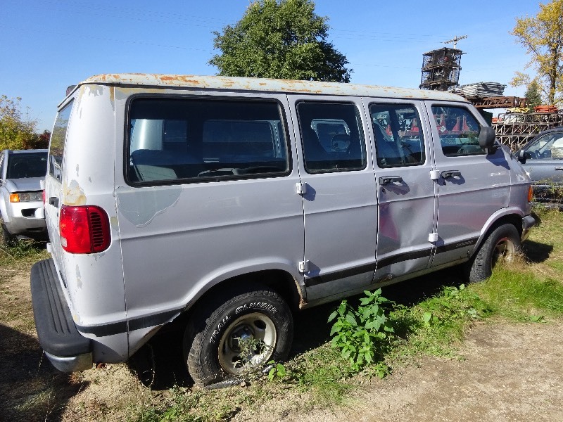 2000 Dodge Ram Passanger Van