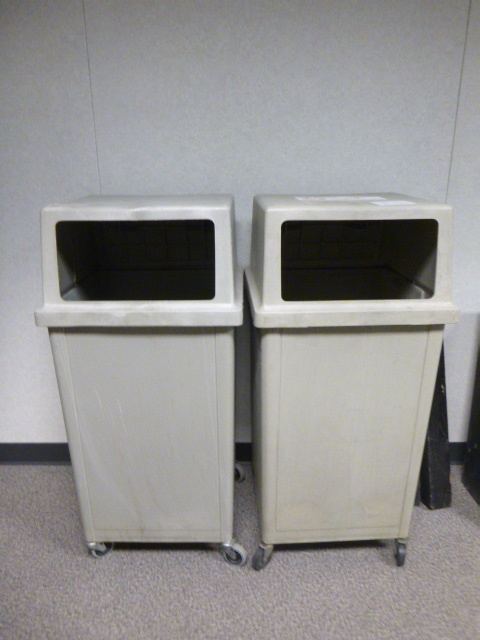 2 Rubbermaid Trash Cans