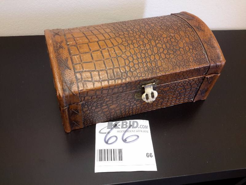 Nice Alligator covered box