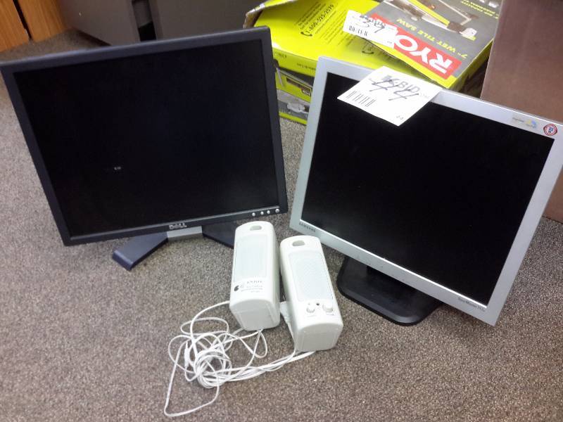2, 14 in diag flat screen monitors plus 2 computer speakers
