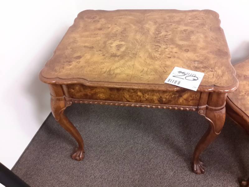 Nice Burled wood end table.. (matches lot 19)
