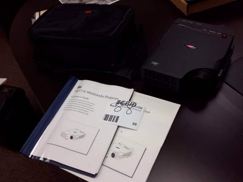 3M, MP7630 multimedia Projector� Case included
