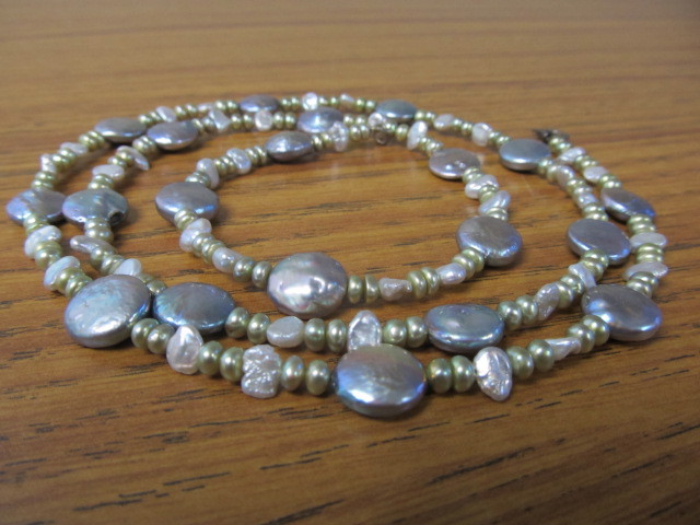 lot 15 image: 30 Real Opalescent Coin Pearl Necklace wSterling Clasp