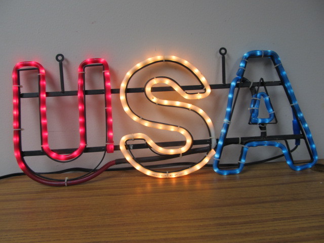 lot 29 image: Lighted USA Sign
