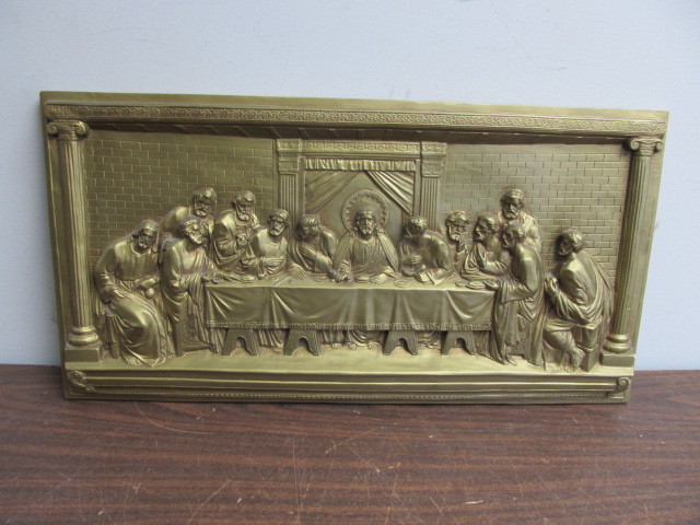 lot 46 image: Vintage 1961 Gilt Plaster Last Supper Artwork