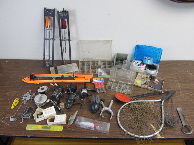 lot 63 image: Large Lot of Vintage & Newer Fishing Items