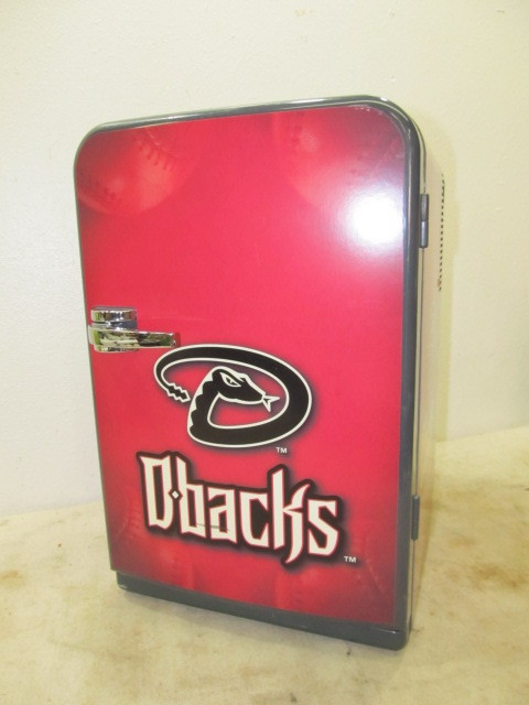 lot 91 image: Arizona Diamondbacks Mini Refrigerator