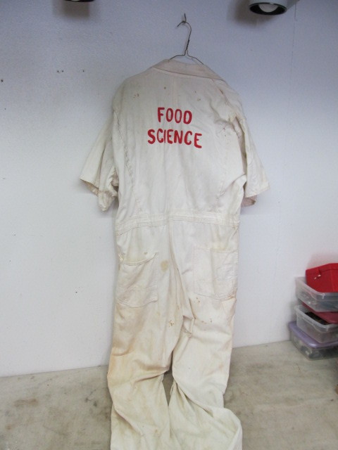 lot 100 image: Vintage MN STATE FAIR Food Science Uniform