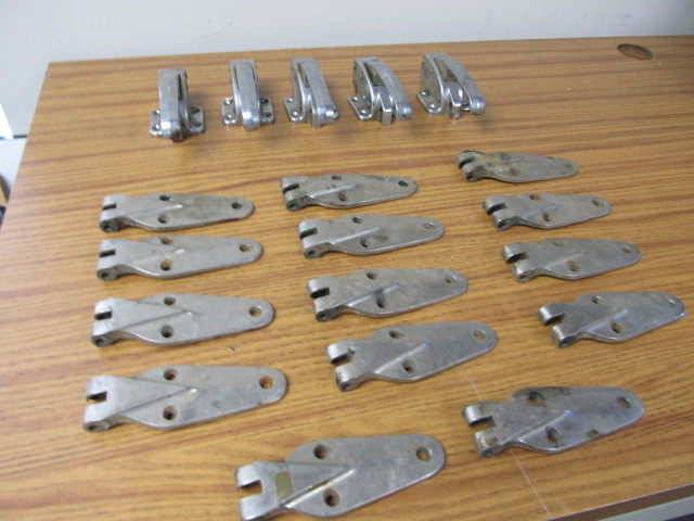 lot 103 image: Original Vintage Deco Ice ChestFreezer Door Hardware & Handles