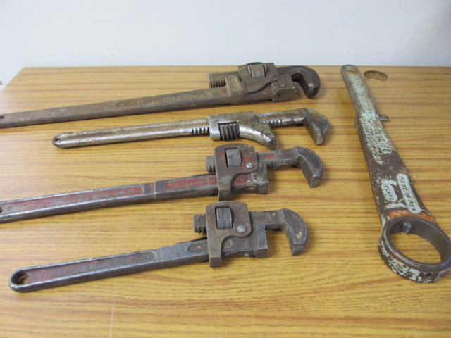 lot 104 image: Group of LARGE Vintage Pipe etc Wrenches