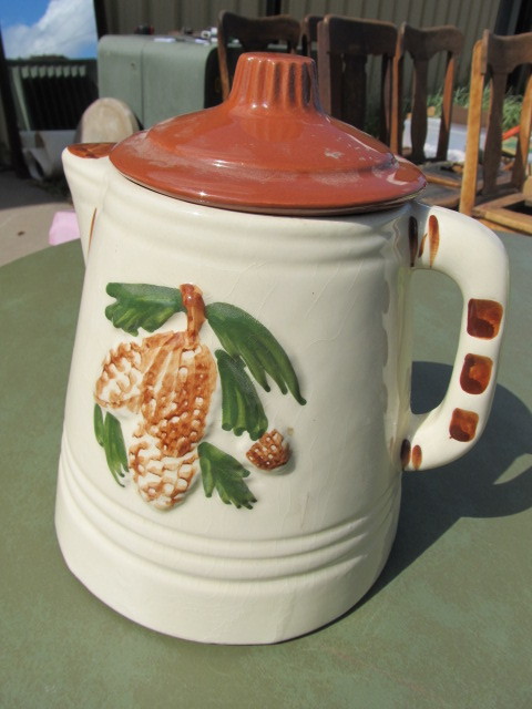lot 73 image: 2 Vintage Lidded Cookie Jars