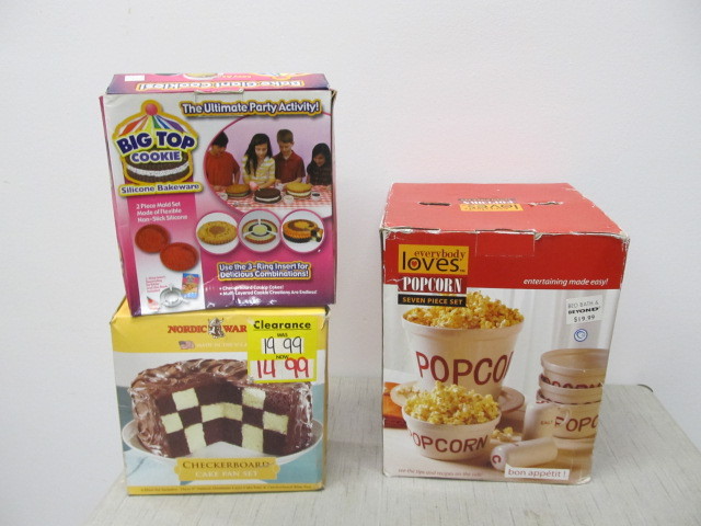 lot 138 image: NEW in Box Kitchen Items
