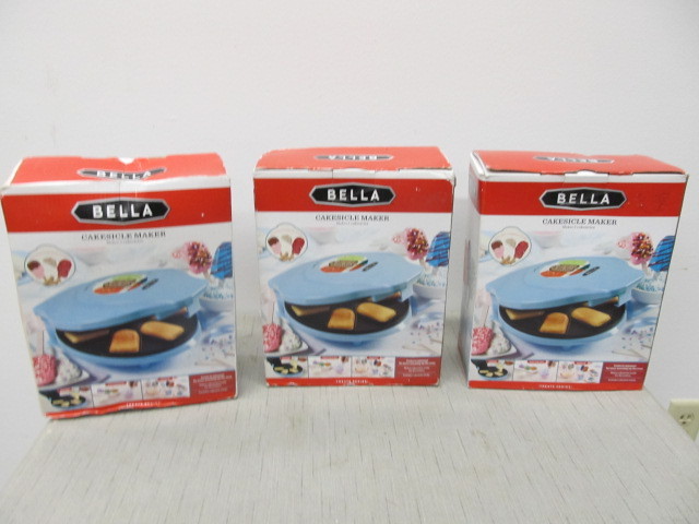 lot 139 image: 3 BRAND NEW Bella Cakesicle Makers