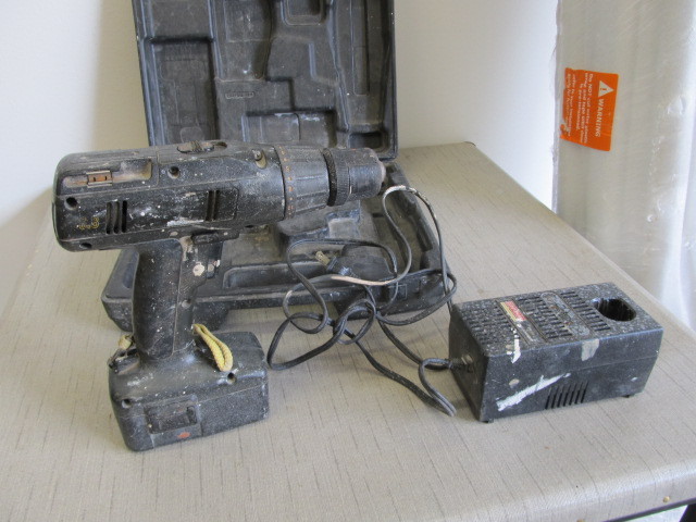 lot 142 image: Craftsman Cordless Drill wCase
