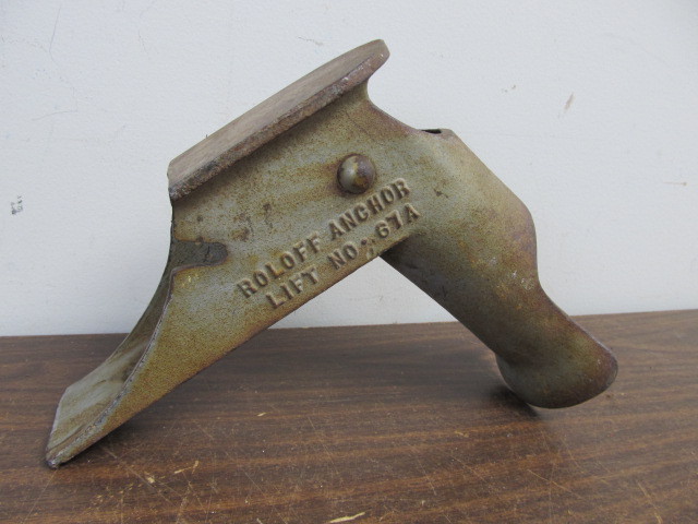 lot 180 image: Vintage Boat Anchor Receiver