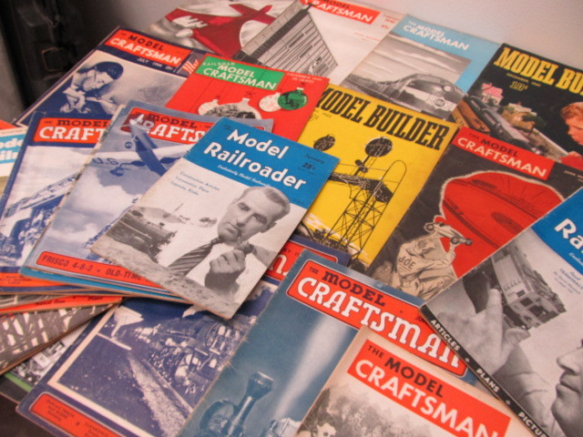 lot 205 image: Lot of 1930s-40s Model RailroadModel Craftsman etc Magazines