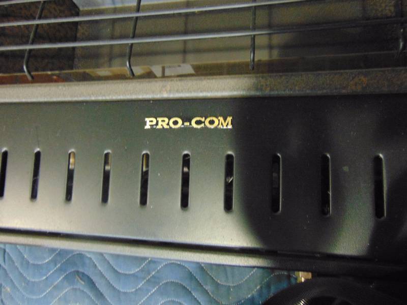 lot 9 image: Pro Com 30,000 BTU Unvented Room Heater